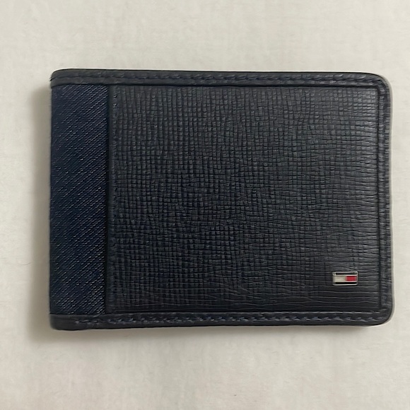 Tommy Hilfiger Navy Wallet - Picture 1 of 5